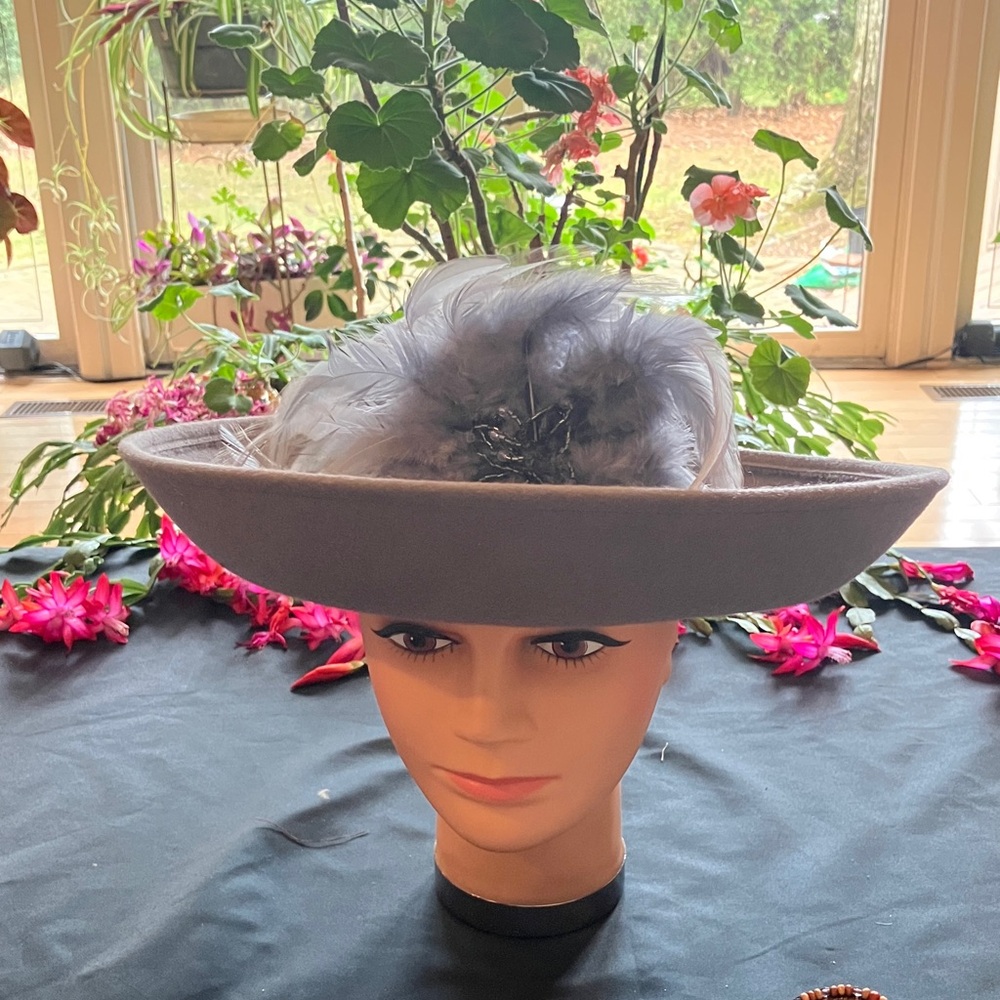 Elegant Gray Feathered Women's Hat